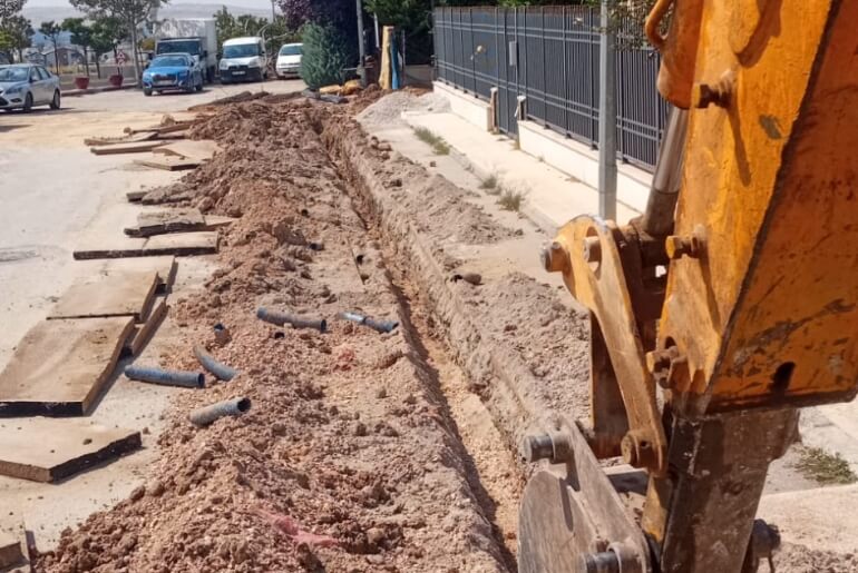 Kardelen Hafriyat tarafından Gölbaşı, İncek bölgesinde gerçekleştirilen kanal dolgu çalışması.